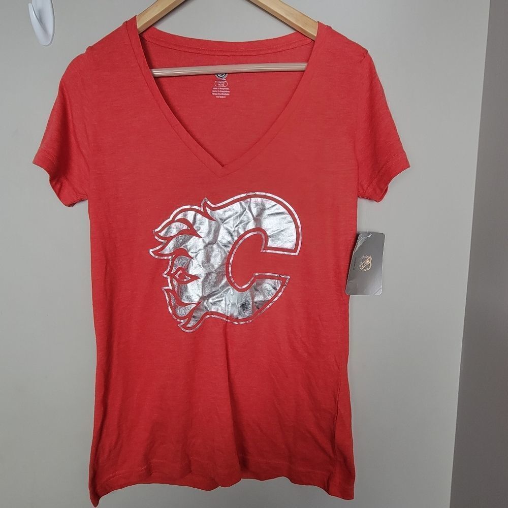 NHL Calgary Flames Women's Logo V-Neck T-Shirt - Red